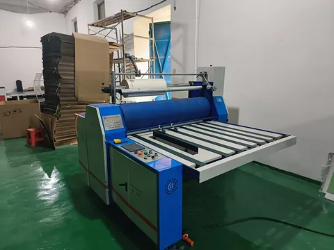 Corrugated board laminating equipment